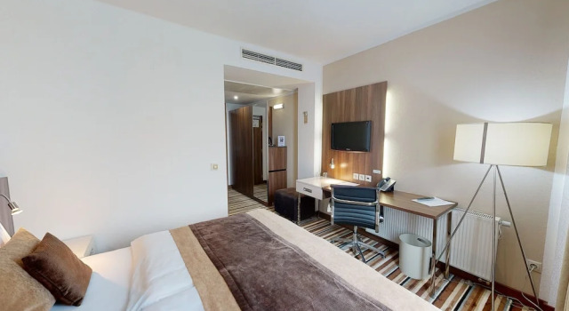 Номер Standard с балконом Business Hotel Astrum Laus