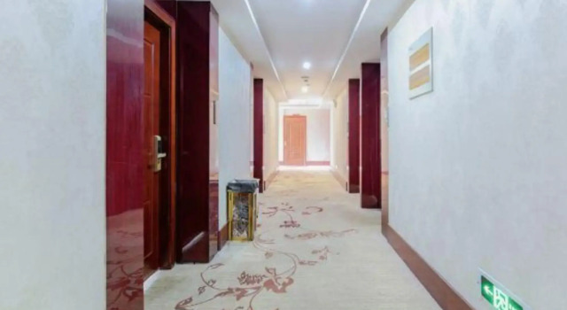 Dongfang Holiday Hotel, Rezerwuj Hotel Taizhou Zhejiang