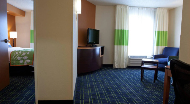 Двухместный люкс c 1 комнатой Fairfield Inn and Suites Flint Fenton