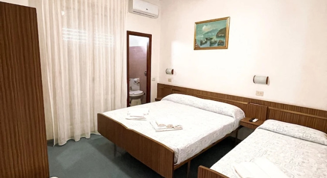 Hotel Sara - 3 Guests Room - n 1, Забронировать Отель Чезенатико Побережье Римини
