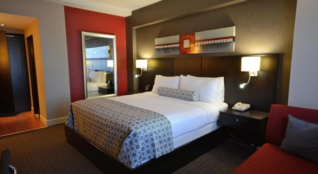 Номер Standard Armon Plaza Montreal Airport