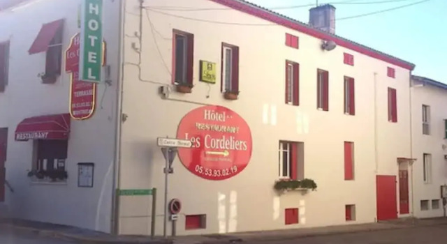 Logis Hôtels - Hôtel et Restaurant Les Cordeliers, Забронировать Отель Кастельжалу Lot-et-Garonne