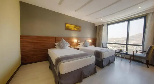 Двухместный номер Standard with Side Kaaba View Al Safwah Orchid Hotel