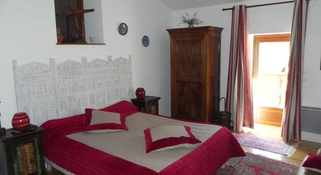 Ferme des Entremains, Book Hotel Thizy-les-Bourgs 