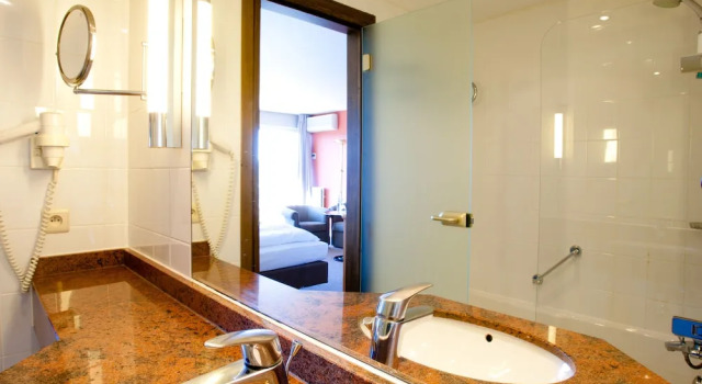 Номер Executive с балконом и с видом на озеро Silva Hotel Spa-Balmoral