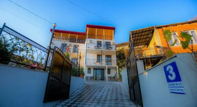 Hotel Tskhumi, Varaa Hotelli Ukimerioni Kutaisi