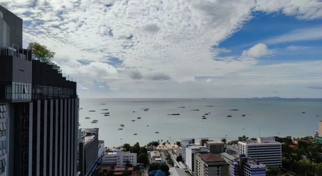 Апартаменты Deluxe Pattaya Central Sea View Pool Suite