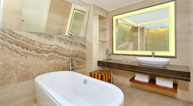 Двухместный номер Deluxe с балконом и с видом на лагуну Le Meridien Bali Jimbaran