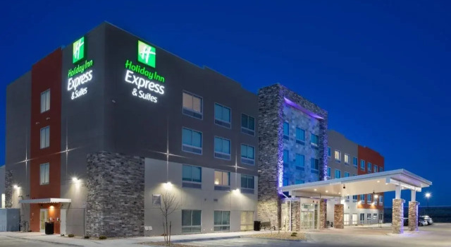 Holiday Inn Express & Suites - Denver NE - Brighton by IHG, Buchen Sie Hotel Brighton Colorado