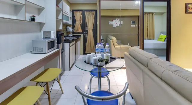 3 Bedrooms Standard Family room with balcony and with view Literooms At Kebagusan City