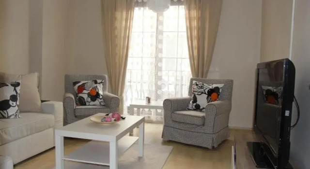 Kinzi House