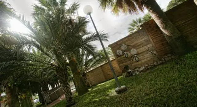 El Eden, Prenota Hotel El Ejido Almería