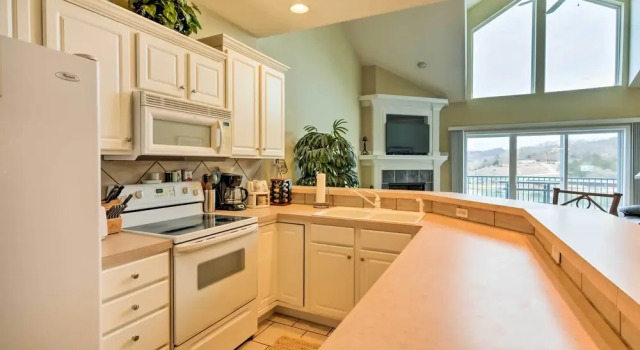 Апартаменты 2 Pools! Group-friendly Unit on Lake of the Ozarks