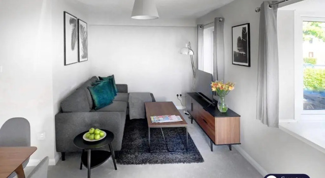 Wokingham - 2 Bed Stylish House, Central - Parking, Varaa Hotelli Wokingham Berkshire