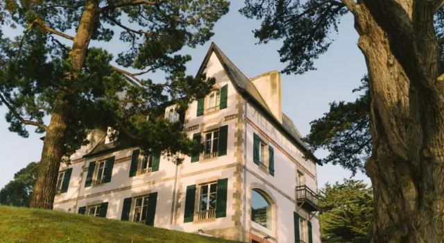 Villa Tri Men, Забронировать Вилла Отели Комбри 4 звезды, 4*