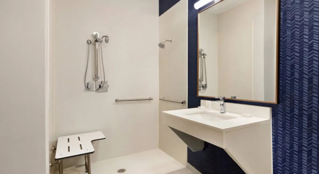 Двухместный люкс Fairfield Inn and Suites by Marriott Wheeling St Clairsville