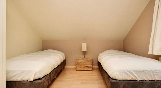 Beautiful, Modern House With Stunning Views, hot tub and Sauna in Green Surroundings
