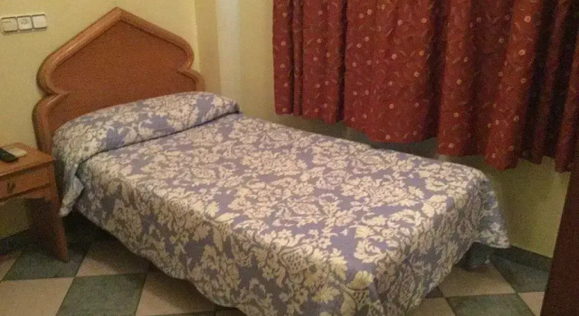 Hotel Restaurante Montserrat, Reservar Hotel Hotéis em Granada com pequeno-almoço, Café da manhã
