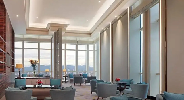 Клубный номер Standard с красивым видом из окна Sheraton Petaling Jaya Hotel
