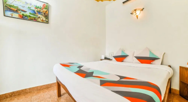 FabHotel Arpora Lakeview