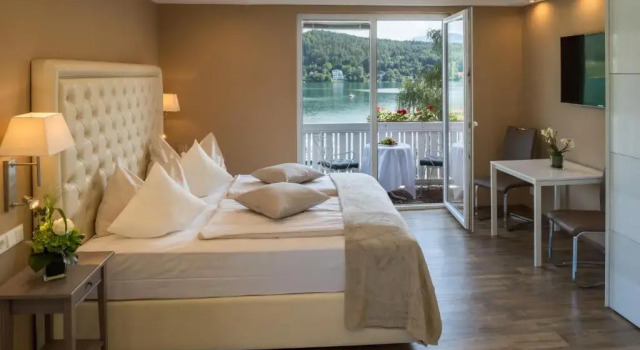 Двухместный номер Standard с балконом и с видом на озеро Promenaden-Strandhotel Marolt