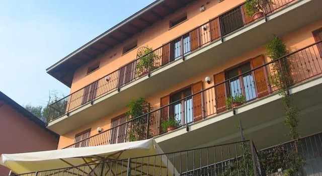 Villa Sweet Rose, Buchen Sie Villa Brienno Comer See