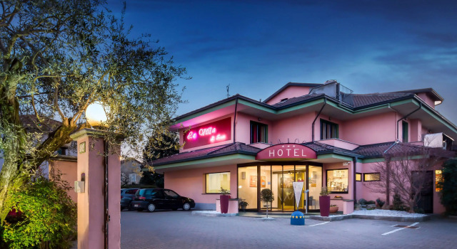 La Villa, Sure Hotel Collection by Best Western