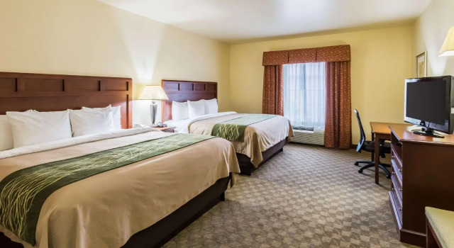 Четырёхместный люкс Baymont Inn & Suites by Wyndham Glen Rose