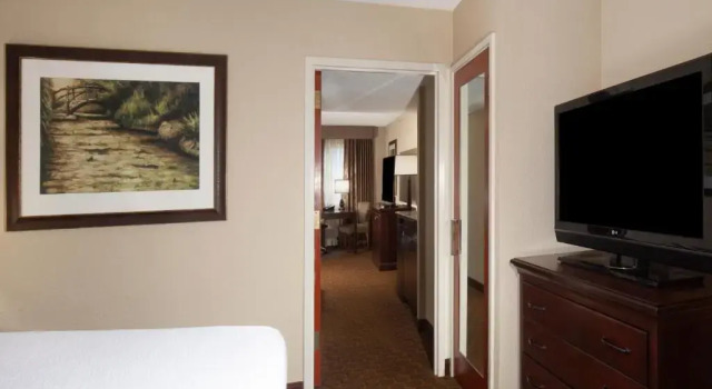 Двухместный люкс c 1 комнатой Embassy Suites by Hilton Dallas Near the Galleria