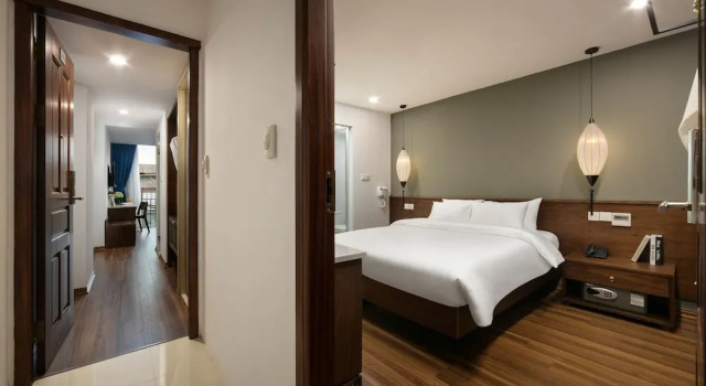 Люкс с балконом Hanoi Exclusive Hotel