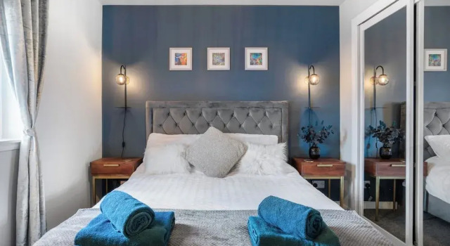 Stylish 1bed Apartment in the Heart of Aberdeen, Забронировать Апартаменты/квартира Отели Абердина с парковкой, рядом с Prince Albert the Prince Consort, Парковка