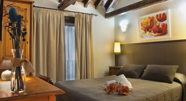 Двухместный номер Comfort с балконом Hostal Alfonso XII by Toledo AP