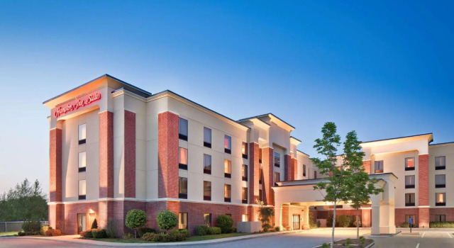 Кровать в общем номере Hampton Inn & Suites Providence / Smithfield