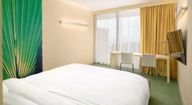 Номер Superior с балконом и с видом на город Radisson Blu Resort & Spa