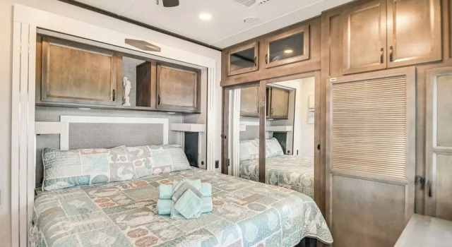 Pools, Boat Ramp & More: Cottage in Virginia Beach, Забронировать Дом для отпуска Вирджиния-Бич Виргиния