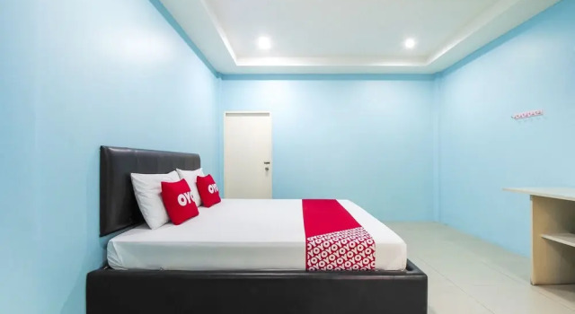 Sixsense Hotel by OYO Rooms