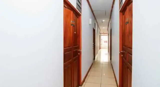 Central Inn, Rezervovat Hostel Hotely v Kalimantan s parkováním, Parkování