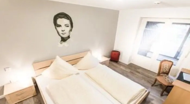 Hotel Rave, Забронировать Отель Фелен 