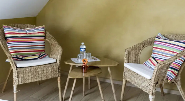 B&b Confluences, Забронировать Отель «постель и завтрак» Отели Оне с парковкой, Парковка