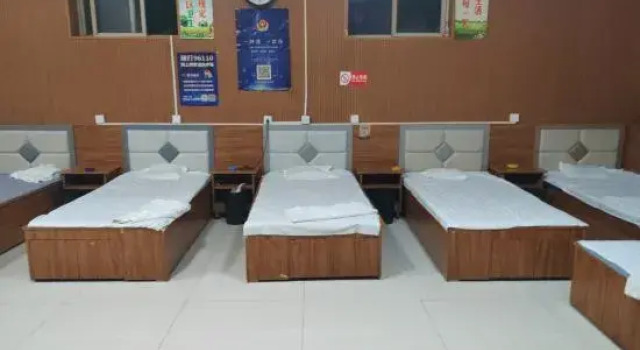 Кровать в общем номере Taiyuan Haoyuan Bathing Hotel