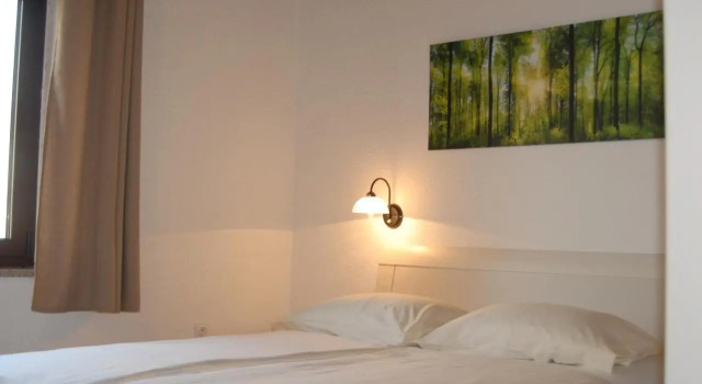 Apartments Karabaic, Varaa Huoneisto Hotellit Kvarner Islands uima-altaalla, Uima-allas