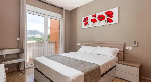 Charming 4-Bed Villa in Denia