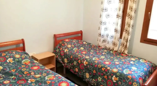 Apartment With 2 Bedrooms in Cabo Negro, With Shared Pool and Enclosed Garden Near the Beach, Rezerwuj Apartament Hotele w Tanger-Tetouan z parkingiem, Parking