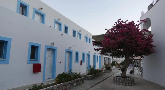 Nikis Studios, Prenota Hotel Panteli Partheni