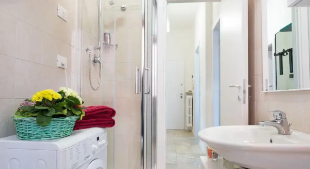 Апартаменты Parma Railway Station Apartment with Garage