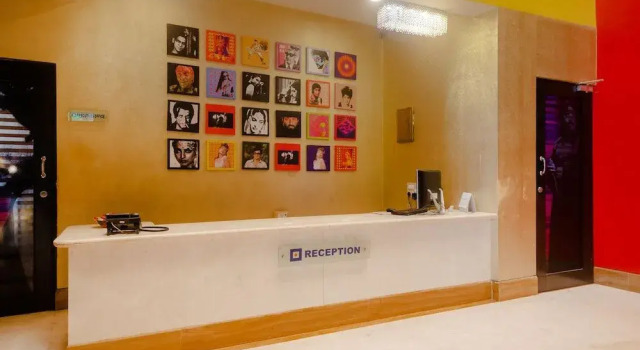 Capital O 40728 Bollywood Design Hotel
