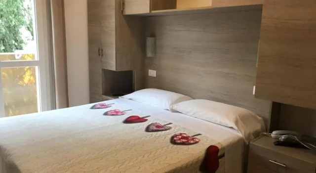Hotel Villa Enea, Забронировать Отель Каттолика Побережье Римини, рядом с Аквариум Le Navi