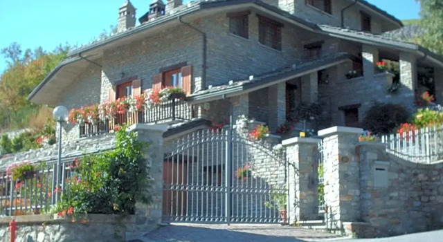 B&B Les Fleurs, Buchen Sie Bed & Breakfast Gignod Aostatal