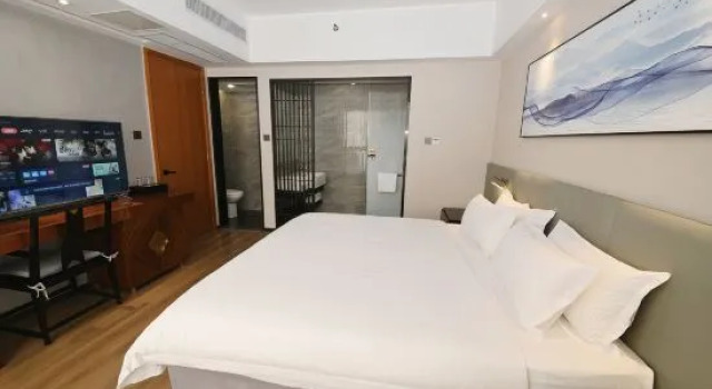 Люкс Deluxe P·City Commercial Hotel