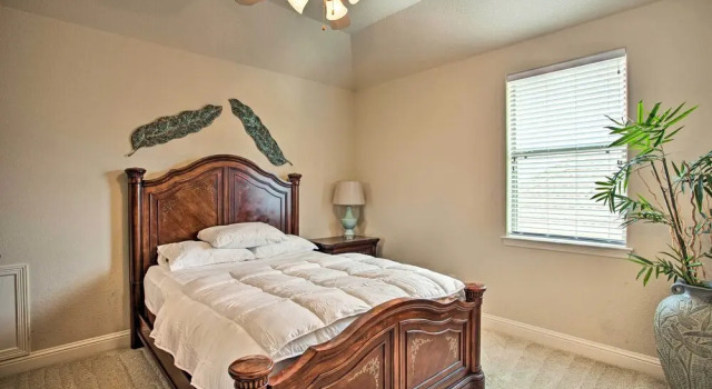Коттедж 4 Mi to Grapevine Lake: Texas Home w/ Media Room